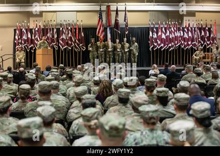 Generalleutnant Mary K. Izaguirre wurde als 46. Surgeon General der US Army vereidigt, während einer Zeremonie, die von General Randy George, dem Generalstabschef der US-Armee, am 25. Januar in der Joint Base San Antonio – Fort Sam Houston stattfand. Stockfoto