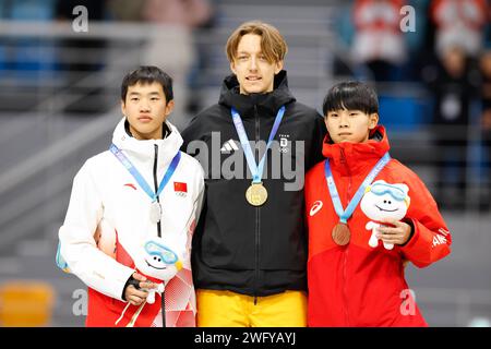 Gangneung Oval, Gangneung, Südkorea. Januar 2024. Silbermedaillengewinner Pan Baoshuo (CHN), Goldmedaillengewinner Finn Sonnekalb (GER) und Bronzemedaillengewinner Kubo Sota (JPN), 23. JANUAR 2024 - Speed Skating : 1500 m Podium der Männer während der Olympischen Jugendspiele Gangwon 2024 im Gangneung Oval, Südkorea. Quelle: AFLO SPORT/Alamy Live News Stockfoto