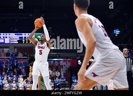 Dallas, TX, USA. Februar 2024. Der SMU Mustangs-Wachmann Ricardo Wright versucht in der zweiten Hälfte eines College-Basketballspiels gegen die Tulane Green Wave im Moody Coliseum in Dallas, Texas, einen Schuss. Austin McAfee/CSM/Alamy Live News Stockfoto