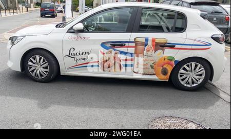 Bordeaux , Frankreich - 01 25 2024 : Lucien Georgelin Logo Markenwerbung und Textschild für den gewerblichen Wagen der französischen Marke JAM Stockfoto