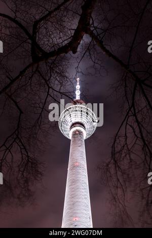 Das Wahrzeichen des Berliner Fernsehturms, auch bekannt als der Fernsehturm in Berlin Stockfoto