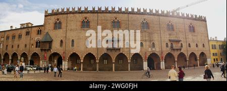 Blick auf den Palazzo del Capitano in Mantua. 21. Oktober 2023 Mantua, Lombardei, Italien Stockfoto