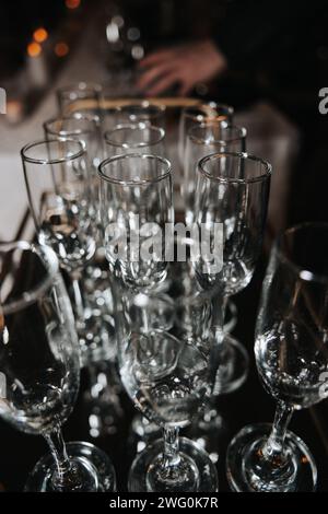 Sektglas auf einer Hochzeit, bereit für einen Sektturm Stockfoto