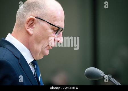 1041. Sitzung des Bundesrates Dietmar Woidke SPD Ministerpraesident von Brandenburg bei seiner Rede im Plenarsaal bei der 1041. Bundesratssitzung, Berlin, 02.02.2024 Berlin Deutschland *** 1041 Sitzung des Bundesrates Dietmar Woidke SPD-Ministerpraesident Brandenburg während seiner Rede im Plenarsaal auf der Tagung des Bundesrates 1041, Berlin, 02 02 2024 Berlin Berlin Deutschland Stockfoto