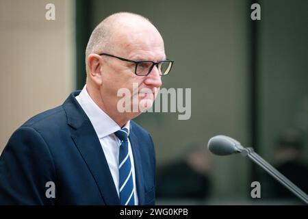 1041. Sitzung des Bundesrates Dietmar Woidke SPD Ministerpraesident von Brandenburg bei seiner Rede im Plenarsaal bei der 1041. Bundesratssitzung, Berlin, 02.02.2024 Berlin Deutschland *** 1041 Sitzung des Bundesrates Dietmar Woidke SPD-Ministerpraesident Brandenburg während seiner Rede im Plenarsaal auf der Tagung des Bundesrates 1041, Berlin, 02 02 2024 Berlin Berlin Deutschland Stockfoto