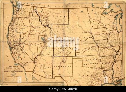 Karte eines Teils der Vereinigten Staaten mit den wichtigsten Postrouten westlich des Mississippi River, 1867. Diese Karte, die 1867 veröffentlicht wurde, zeigt die wichtigsten Routen für die Postzustellung im Westen. Außerdem sind wichtige Drehkreuze zum Sortieren und Verarbeiten von Postsendungen wie Denver, Salt Lake City und Sacramento abgebildet. Als die Vereinigten Staaten in Richtung Pazifik expandierten, erwiesen sich nur wenige Dienste als kritischer als ein funktionierendes Postsystem. Die Postzustellung wurde entscheidend für neue Siedler, die nach Hause kamen, für Unternehmen, die im Westen Niederlassungen eröffneten, die ihre Hauptniederlassungen in Städten im Osten hatten, und für Händler, die nicht Stockfoto