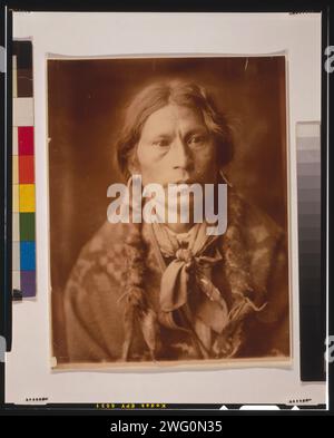 Chief Garfield-Jicarilla, 1905. Kopf-und-Schultern-Porträt des Jicarilla-Mannes. Stockfoto