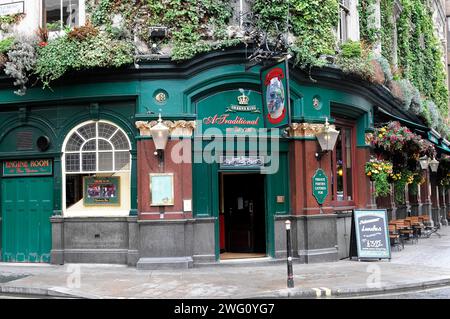 English Pub, DIE EISENBAHNTAVERNE seit 1736, London, England, Großbritannien Stockfoto