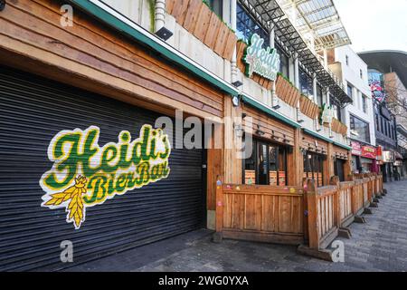 Broad Street, Birmingham 2. Februar 2024 - der Nachtclub PRYZM an der Broad Street in Birmingham wurde als Teil der Rekom UK Group geschlossen. Die Heidi's Bier Bar in Birmingham wurde vor der Schließung gerettet, da sie die Verkaufsprognosen weiterhin übertroffen hat. Quelle: Stop Press Media/Alamy Live News Stockfoto