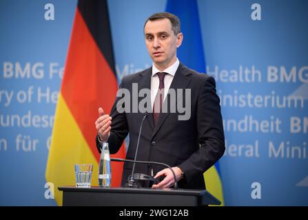 Berlin, Deutschland. Februar 2024. Viktor Liashko, Gesundheitsminister der Ukraine, spricht auf einer Pressekonferenz im Bundesministerium für Gesundheit anlässlich der deutsch-ukrainischen Gesundheitskonferenz zur deutschen Unterstützung und Zusammenarbeit im Gesundheitswesen. Quelle: Bernd von Jutrczenka/dpa/Alamy Live News Stockfoto