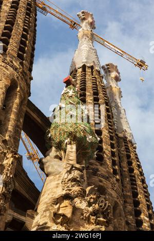 Außendetail: Kathedrale La Sagrada Familia von Antonio Gaudi. Barcelona, Spanien. 2017 Stockfoto