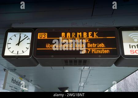 U-Bahn Haltestelle Hoheluftbrücke 20240202ad903 kein Betrieb Streik Ausstand Warnstreik leer Tarifverhandlungen im öffentlichen Dienst Gewerkschaft Verdi ver.di: Hamburger Hochbahn HVV öffentlicher Personennahverkehr ÖPNV Hamburg Deutschland *** U-Bahn-Station Hoheluftbrücke 20240202ad903 kein Service Streik Ausstieg Warnstreik Leertarifverhandlungen im öffentlichen Dienst Gewerkschaft Verdi ver di Hamburger Hochbahn HVV öffentlicher Verkehr ÖPNV Hamburg Deutschland Copyright: xAchimxDuwentästerx Stockfoto