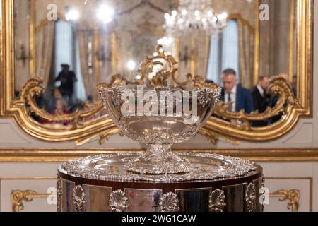 Rom, Italien. Februar 2024. Die Trophäe Davis Cup gewann italienische Tennisspieler 2023 (Credit Image: © Matteo Nardone/Pacific Press via ZUMA Press Wire) NUR REDAKTIONELLE VERWENDUNG! Nicht für kommerzielle ZWECKE! Stockfoto