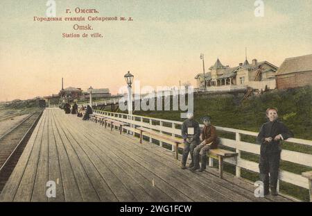 Omsk: Stadtbahnhof der Sibirischen Eisenbahn, 1904. Nationalbibliothek von Russland Stockfoto