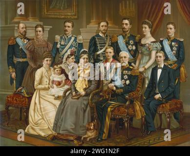 Oscar II. Und seine Familie, 1900. Von links: Prinz Oscar Bernadotte, Prinzessin Ebba Bernadotte, Prinz Carl, Prinz Eugen, Prinz Erik, Kronprinz Gustaf (V), Kronprinzessin Victoria, Prinz Gustaf (VI) Adolf. Von links sitzend: Prinzessin Ingeborg, Prinzessin Margaretha im Schoß seiner Mutter, Prinzessin Teresia, Königin Sofia, König Oscar II., Prinz Wilhelm. Stockfoto