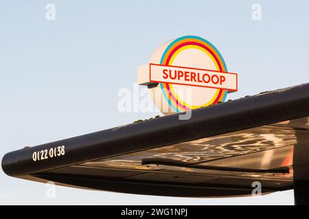 Nahaufnahme eines bunten Superloop-Rundgangs auf der Waterloo Bridge, London, England, Großbritannien Stockfoto