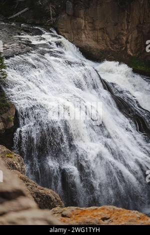Nahaufnahme der Gibbon Falls am Gibbon River im Yellowstone National Park Stockfoto