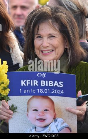 Anne Sinclair et plusieurs personnalités politique sont venus au Trocadéro réclamer la libération immédiate de tous les Prisonniers du hamas Stockfoto