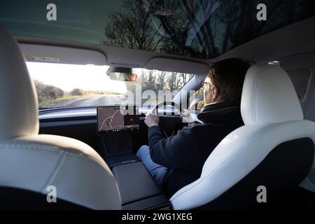 Tesla Model 3 Elektrofahrzeug wird in England, Großbritannien, getestet Stockfoto