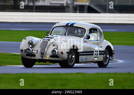 Marc Gordon, Read Gomm, Jaguar XK140, MRL RAC Woodcote Trophy & Stirling Moss Trophy für Pre-56 & Pre-61 Sports Cars, ein einstündiges Rennen mit Icon Stockfoto