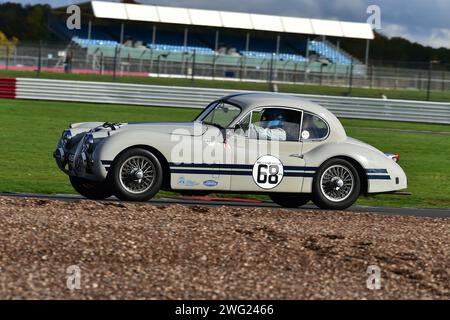 Marc Gordon, Read Gomm, Jaguar XK140, MRL RAC Woodcote Trophy & Stirling Moss Trophy für Pre-56 & Pre-61 Sports Cars, ein einstündiges Rennen mit Icon Stockfoto