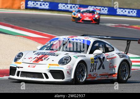 Scarperia, 29. September 2023: Porsche 991 GT3 Cup des Teams GDL Racing fuhr von Luvisi Matteo und Croccolino Filippo während des Trainings von Italia in Aktion Stockfoto