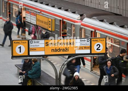 Prag, Tschechische Republik. Februar 2024. Metrostation Smichovske nadrazi in Prag, Tschechische Republik, 2. Februar 2024. Quelle: Michal Kamaryt/CTK Photo/Alamy Live News Stockfoto