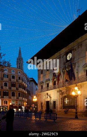 Rathaus, Plaza Cort bei Nacht, Palma de Mallorca, Balearen, Spanien Stockfoto