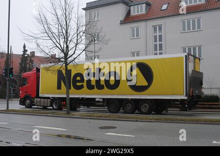 Kastrup/Kopenhagen, Dänemark /02 Februar 2024/.Netto Lebensmittellieferwagen in der dänischen Hauptstadt Kastrup. (Photo.Francis Joseph Dean/Dean Pictures) Stockfoto