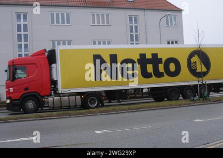 Kastrup/Kopenhagen, Dänemark /02 Februar 2024/.Netto Lebensmittellieferwagen in der dänischen Hauptstadt Kastrup. (Photo.Francis Joseph Dean/Dean Pictures) Stockfoto