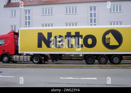 Kastrup/Kopenhagen, Dänemark /02 Februar 2024/.Netto Lebensmittellieferwagen in der dänischen Hauptstadt Kastrup. (Photo.Francis Joseph Dean/Dean Pictures) Stockfoto