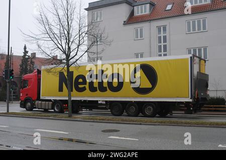 Kastrup/Kopenhagen, Dänemark /02 Februar 2024/.Netto Lebensmittellieferwagen in der dänischen Hauptstadt Kastrup. Photo.Francis Joseph Dean/Dean Pictures Stockfoto