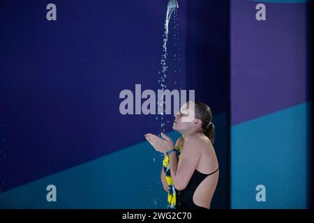 Doha, Katar. Februar 2024. Lauren Hallaselka aus Finnland tritt im 1-m-Sprungbrett Frauen im Vorfeld während der 21. Aquatic World Championships im Hamad Aquatic Center in Doha (Katar) am 2. Februar 2024 an. Quelle: Insidefoto di andrea staccioli/Alamy Live News Stockfoto