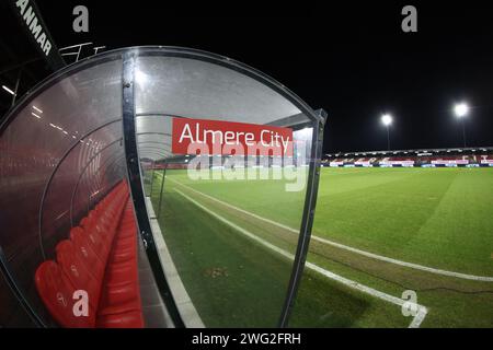 Almere, Niederlande. Februar 2024. ALMERE, 02.02.2024, Yanmar Stadium, Saison 2023/2024, Dutch Eredivisie Football. Almere City FC Dugout vor dem Spiel Almere City – Excelsior Credit: Pro Shots/Alamy Live News Stockfoto