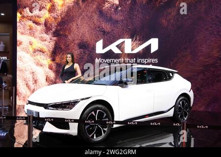 New Delhi - 1. Februar 2024: Der EV6-Wagen von Kia Motors wird auf der Bharat Mobility Global Expo 2024 in New Delhi in Indien gezeigt. Stockfoto