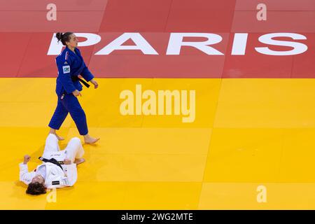 Paris, Frankreich. Februar 2024. MOKDAR FAIZA (FRA) (PARIS SAINT GERMAIN JUDO 75) gewann die Goldmedaille gegen DEGUCHI Christa (CAN) in der Kategorie 57 kg Frauen während des Paris Grand Slam 2024, IJF Judo, 50-jähriges Jubiläum, am 2. Februar 2024 in der Accor Arena in Paris, Frankreich - Foto Stephane Allaman/DPPI Credit: DPPI Media/Alamy Live News Stockfoto