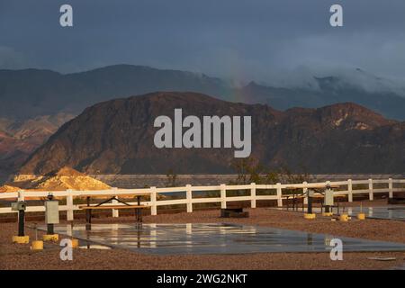 Rainbow Over Lake Mead National Park Recreation Area Stockfoto