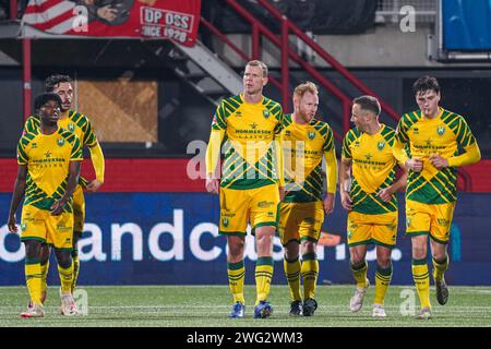 Oss, Niederlande. Februar 2024. OSS, NIEDERLANDE - 2. FEBRUAR: Spieler von ADO den Haag feiern das dritte Tor beim niederländischen Keuken Kampioen Divisie Spiel zwischen TOP Oss und ADO den Haag im Frans Heesen Stadion am 2. Februar 2024 in Oss, Niederlande. (Foto von Gabriel Calvino Alonso/Orange Pictures) Credit: Orange Pics BV/Alamy Live News Stockfoto