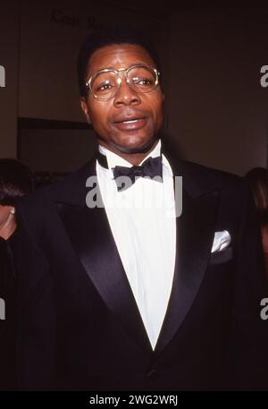 **DATEIFOTO** Carl Weathers ist verstorben** Carl Weathers bei der 42. Jährlichen Writer's Guild of America Awards am 18. März 1990 im Beverly Hilton Hotel in Beverly Hills, Kalifornien Credit: Ralph Dominguez/MediaPunch Stockfoto