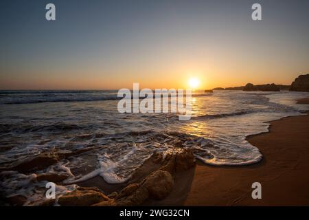 Praia dos Três Castelos at Sunset, Portimao, Algarve, Portugal Stockfoto