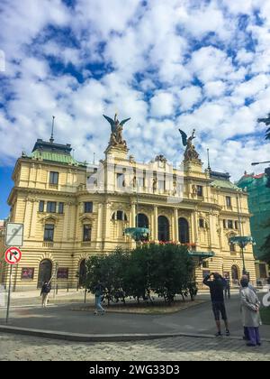 PRAG – TSCHECHISCH – 8. SEPTEMBER 2019: Vinohrady-Theater, erbaut 1905. Stockfoto