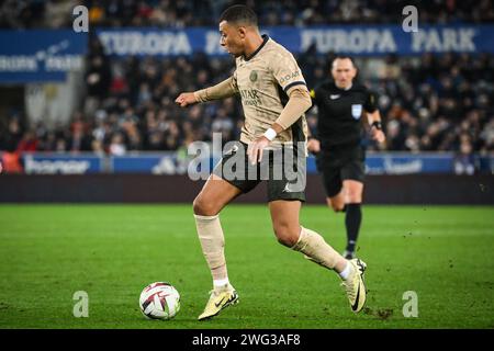 Straßburg, Frankreich. Februar 2024. Kylian MBAPPE von PSG während des Fußballspiels der französischen Meisterschaft Ligue 1 zwischen dem RC Straßburg und Paris Saint-Germain am 2. Februar 2024 im La Meinau Stadion in Straßburg, Frankreich - Foto Matthieu Mirville/DPPI Credit: DPPI Media/Alamy Live News Stockfoto