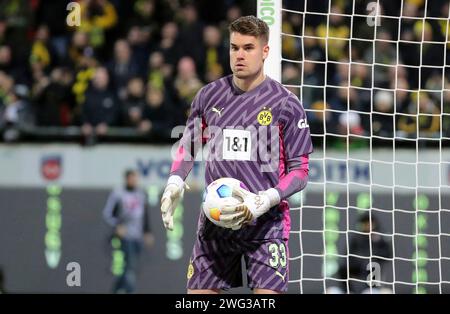 Heidenheim, Deutschland. Februar 2024. Alexander Meyer (Borussia Dortmund), Einzelbild, 02.02.2024, Heidenheim (Deutschland), Fussball, BUNDESLIGA, 1.FC HEIDENHEIM 1846 - BORUSSIA DORTMUND, DFB/DFL-VORSCHRIFTEN VERBIETEN DIE VERWENDUNG VON FOTOGRAFIEN ALS BILDSEQUENZEN UND/ODER QUASI-VIDEO. Quelle: dpa/Alamy Live News Stockfoto