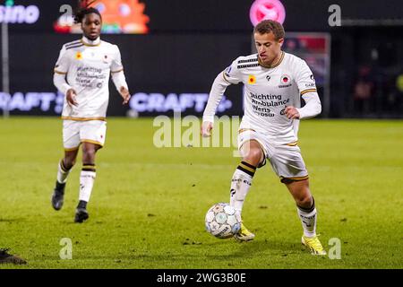 Almere, Niederlande. Februar 2024. ALMERE, NIEDERLANDE - 2. FEBRUAR: Kenzo Goudmijn von Excelsior Rotterdam spielt mit dem Ball während des niederländischen Eredivisie-Spiels zwischen Almere City FC und Excelsior Rotterdam im Yanmar Stadion am 2. Februar 2024 in Almere, Niederlande. (Foto von Andre Weening/Orange Pictures) Credit: dpa/Alamy Live News Stockfoto