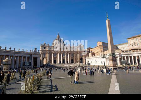 Die Basilika Sankt Peter im Vatikan San Pietro im Vaticano ist die Memorialkirche des Apostels Simon Petrus. Petersdom *** die Basilika St. Peter im Vatikan San Pietro im Vatikan ist die Gedenkkirche des Apostels Simon Peter St. Basilika Peters Stockfoto