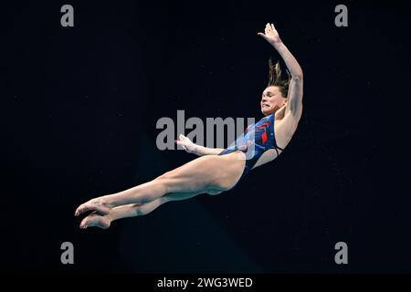 Doha, Katar. Februar 2024. Grace Reid aus Großbritannien tritt am 2. Februar 2024 im 1-m-Springboard-Finale der Frauen bei den Aquatics World Championships 2024 in Doha, Katar, an. Quelle: Du Yu/Xinhua/Alamy Live News Stockfoto