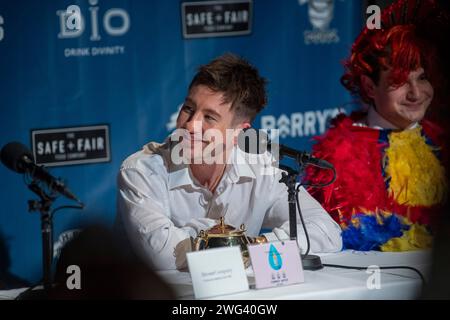 Cambridge, Usa. Februar 2024. Der irische Schauspieler Barry Keoghan stellt Fragen während einer Pressekonferenz, nachdem er 2024 am Freitag, den 2. Februar 2024, in Cambridge, MA, zum Mann des Jahres der Harvard University gekürt wurde. Foto: Amanda Sabga/UPI Credit: UPI/Alamy Live News Stockfoto