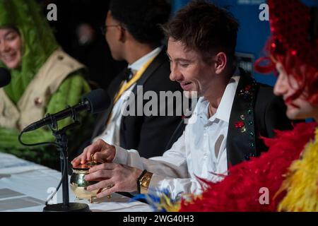 Cambridge, Usa. Februar 2024. Der irische Schauspieler Barry Keoghan stellt Fragen während einer Pressekonferenz, nachdem er 2024 am Freitag, den 2. Februar 2024, in Cambridge, MA, zum Mann des Jahres der Harvard University gekürt wurde. Foto: Amanda Sabga/UPI Credit: UPI/Alamy Live News Stockfoto