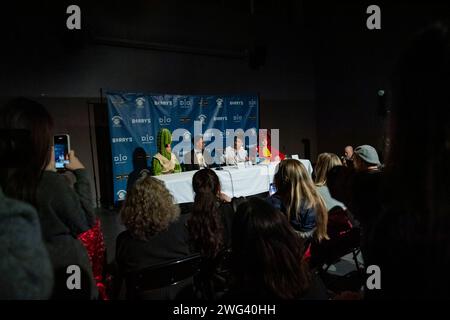 Cambridge, Usa. Februar 2024. Der irische Schauspieler Barry Keoghan stellt Fragen während einer Pressekonferenz, nachdem er 2024 am Freitag, den 2. Februar 2024, in Cambridge, MA, zum Mann des Jahres der Harvard University gekürt wurde. Foto: Amanda Sabga/UPI Credit: UPI/Alamy Live News Stockfoto