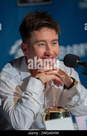 Cambridge, Usa. Februar 2024. Der irische Schauspieler Barry Keoghan stellt Fragen während einer Pressekonferenz, nachdem er 2024 am Freitag, den 2. Februar 2024, in Cambridge, MA, zum Mann des Jahres der Harvard University gekürt wurde. Foto: Amanda Sabga/UPI Credit: UPI/Alamy Live News Stockfoto